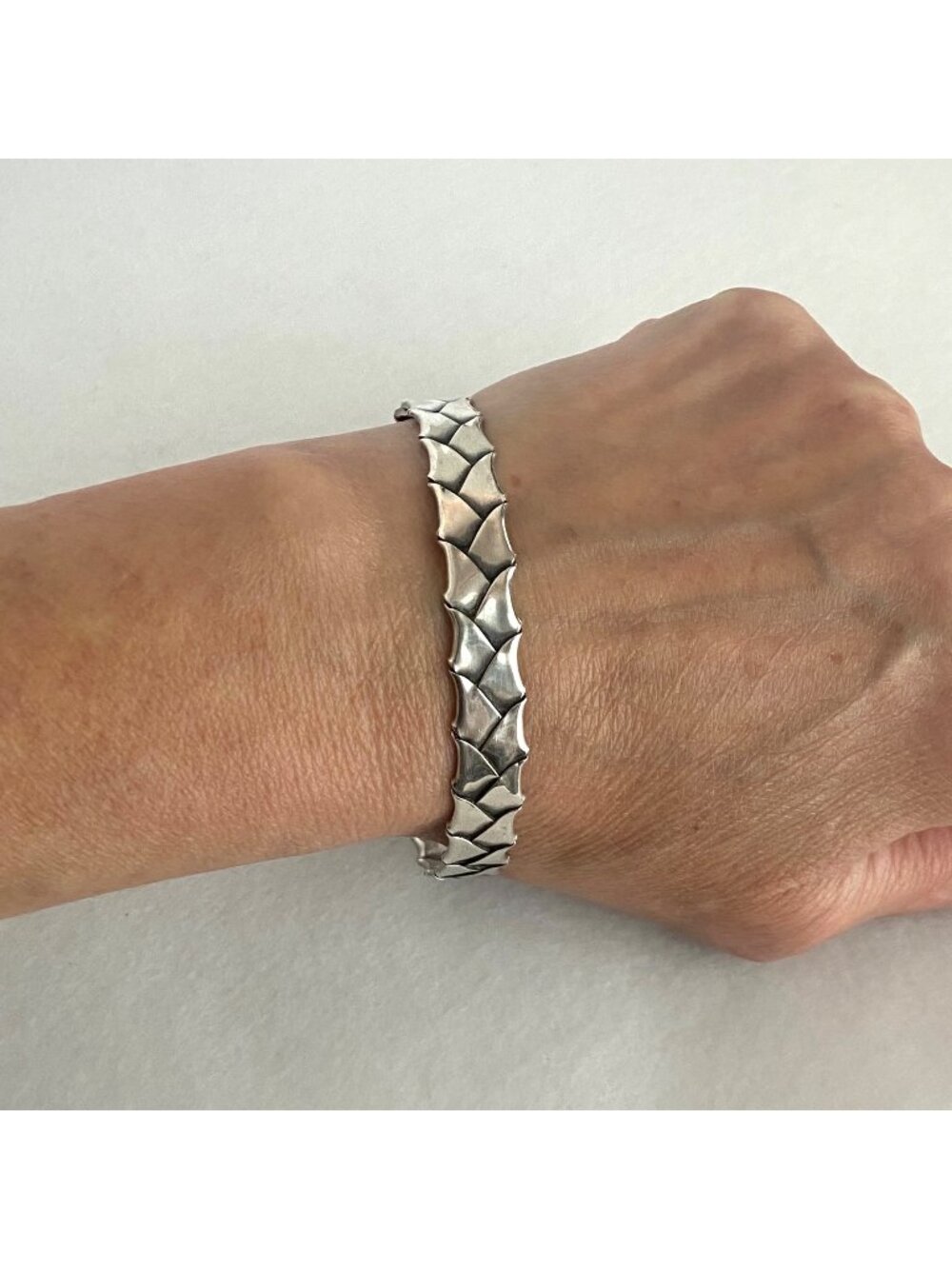 VTG Sterling Silver 925 Round Artisan Woven Braided Bangle Bracelet 7.5"